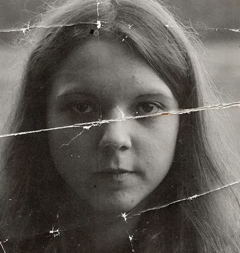 How to Assess the Damage of an Old Photograph